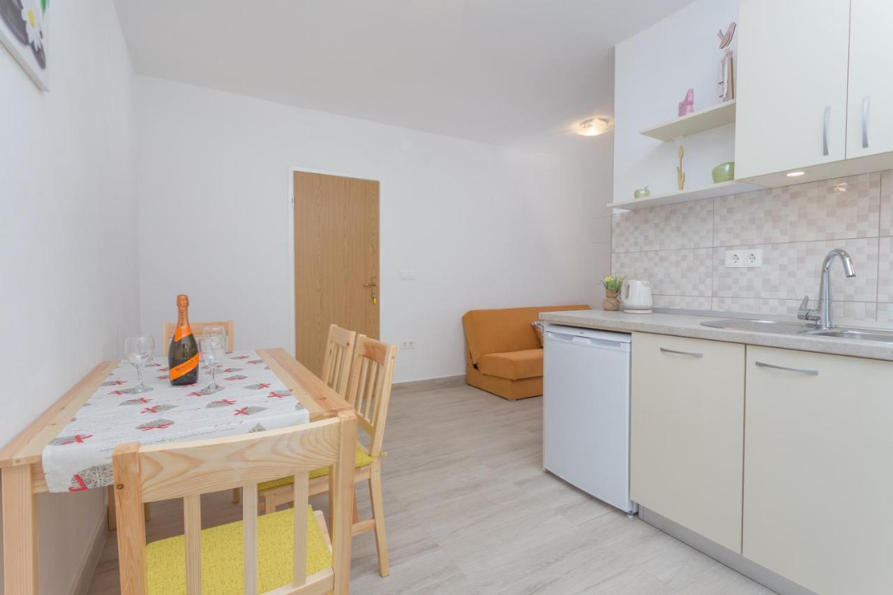 Apartments Sanja Χβαρ Εξωτερικό φωτογραφία